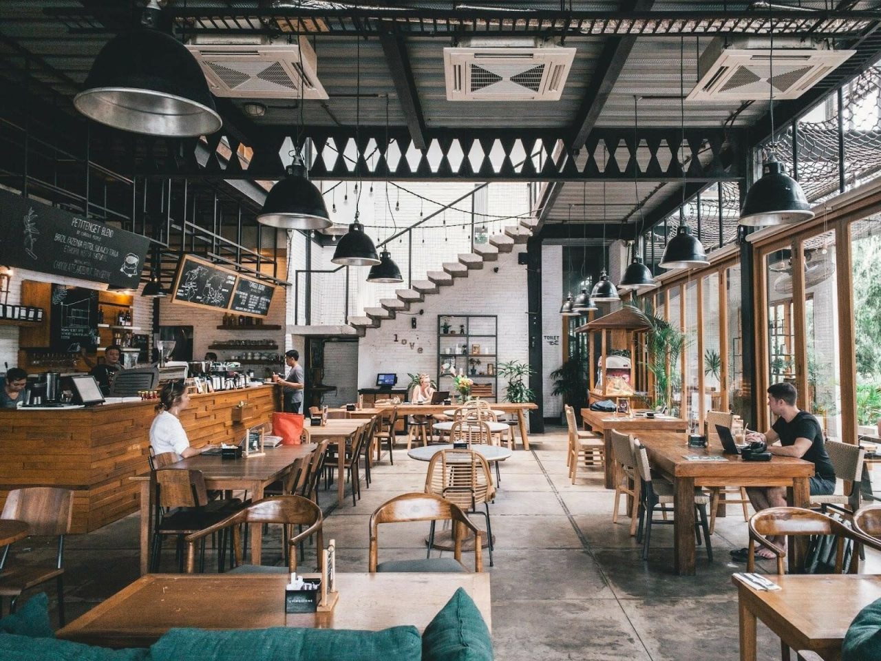 Strategi Memulai Usaha Kafe